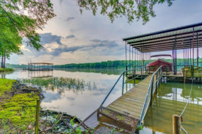 Lakefront Arkansas Abode - Deck, Grill and Fire Pit Scranton